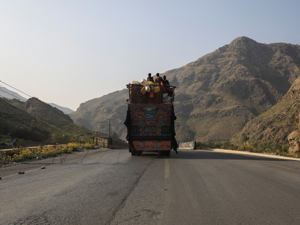 Torkham Border closed for Afghan nationals sans visas, passports