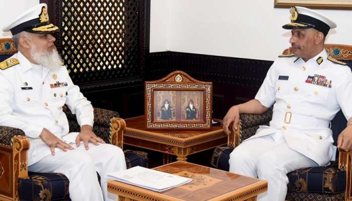 RNO Commander receives representatives of Oman-Pakistan naval talks