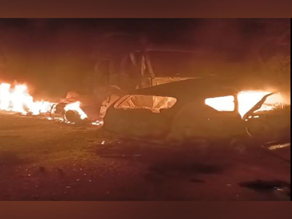 India: Eight burnt alive in Uttar Pradesh after car suffers tyre burst, rams dumper head-on on highway
