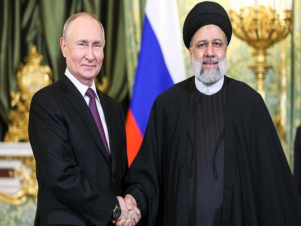 Ebrahim Raisi meets Vladimir Putin, calls cooperation with Russia important in Iran's neighbourhood policy