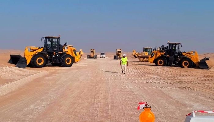 بتكلفة 13 مليون ريال..بدء العمل بمشروع إنشاء شبكة الطرق الأسفلتية في مقشن