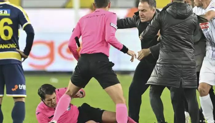 Turkey suspends top-flight football after referee attack