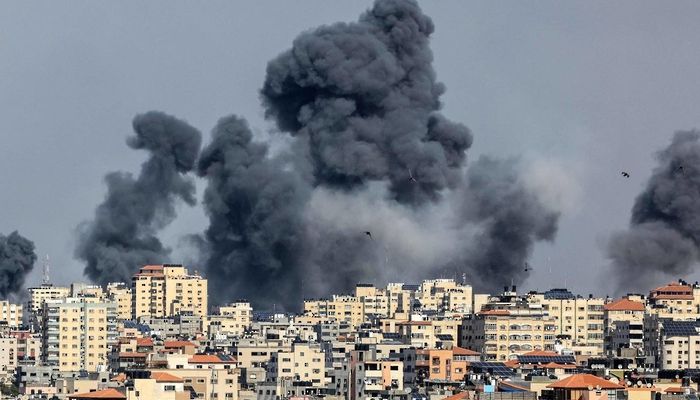 عشرات الشهداء والمصابين جراء غارات مكثفة على قطاع غزة