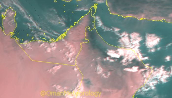 الطقس: تدفق السحب وفرص لهطول أمطار على سواحل بحر عمان وبحر العرب