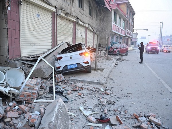 Death toll in China earthquake rises to 127