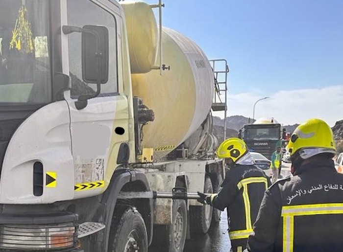 Vehicle fire extinguished by CDAA team in Oman