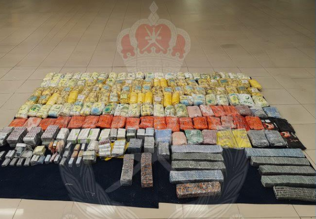 Six arrested for trying to smuggle drugs into Oman