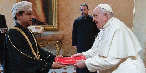 Oman's Ambassador to Switzerland presents credentials to Pope Francis