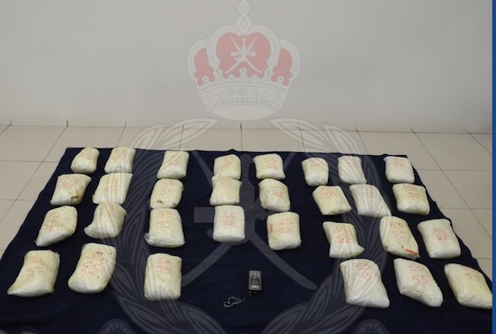 Two arrested for trying to smuggle drugs into Oman