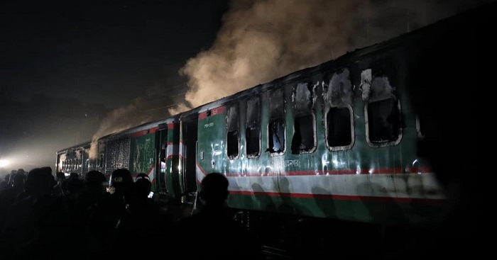 Bangladesh: 4 dead as Benapole Express train catches fire; police terms 'planned attack"