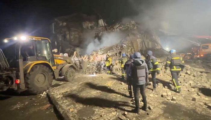 11 قتيلًا بينهم خمسة أطفال في قصف صاروخي على بوكروفسك في شرق أوكرانيا