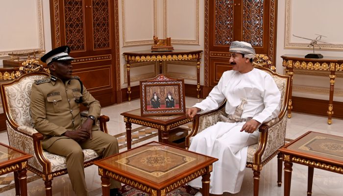 وزير المكتب السُّلطاني يستقبل المفتش العام للشرطة بتنزانيا