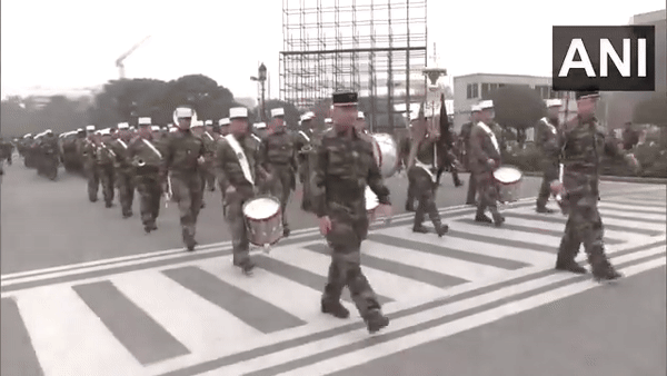 Marching contingent, band from France participate in India’s Republic Day parade rehearsal