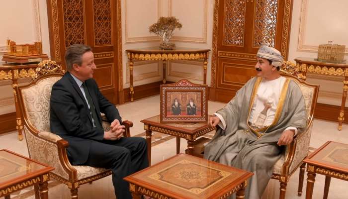 Royal Office Minister receives UK Secretary of State