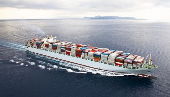 انخفاض حركة الشحن التجاري بنسبة 30% عبر البحر الأحمر