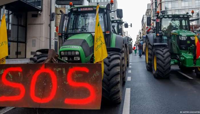 Farmers protest in Brussels as EU summit begins