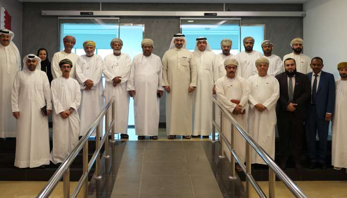 Bahrain Industry Minister meets Omani delegation