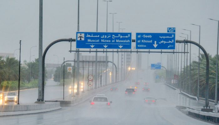 هطول أمطار متفاوتة الغزارة على عدد من محافظات سلطنة عُمان