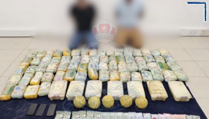 القبض على شخصين بحوزتهم أكثر من  85 كيلوجرامًا من مخدر الكريستال
