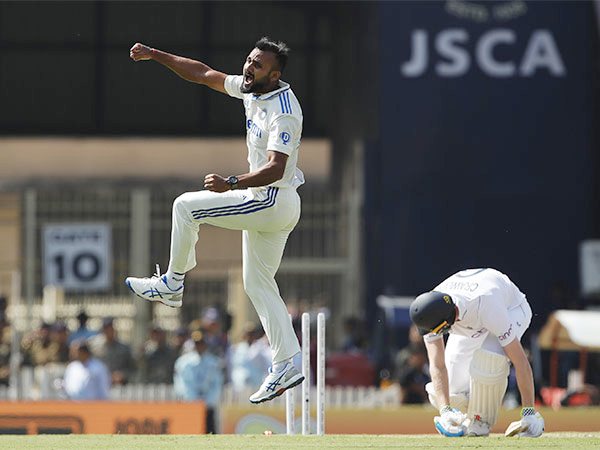 Akash Deep's three-wicket haul helps India to dominate over England at Lunch on Day 1