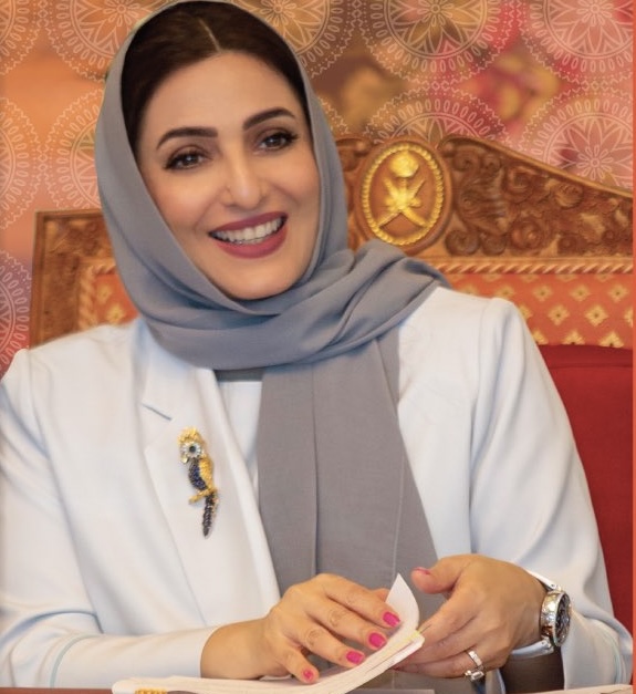 السّيدة الجليلة حرم جلالة السُّلطان المعظّم تهنئ المعلمين والمعلمات