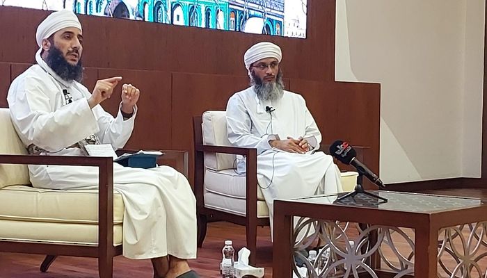 معرض مسقط الدولي للكتاب: محاضرة حول القضية الفلسطينية من منظور ديني