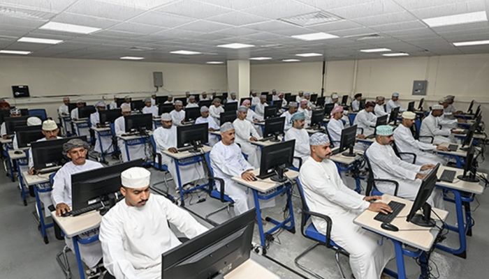 دفعة جديدة من المواطنين تلتحق بشرطة عمان السلطانية