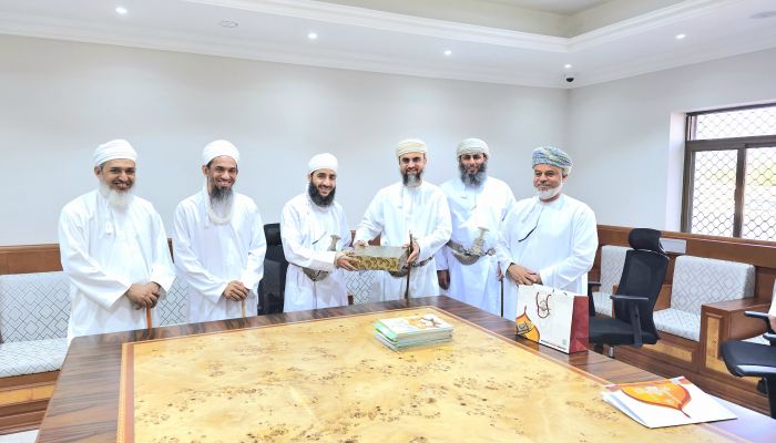 العمانية للعناية بالقرآن تعقد لقاء مع فضيلة الشيخ الدكتور مساعد المفتي العام لسلطنة عمان