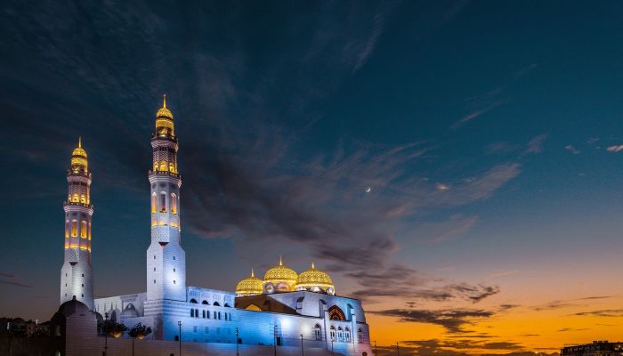 وزارة الأوقاف تدعو الجميع لتحري رؤية هلال شهر رمضان