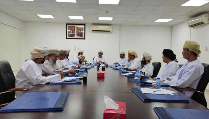 اجتماع طارئ بجنوب الباطنة لمناقشة مستجدات الحالة الجوية