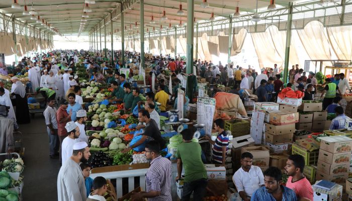 استعداداً للطلب المتزايد خلال رمضان .. السوق المركزي للخضروات والفواكه يعمل بكامل طاقته