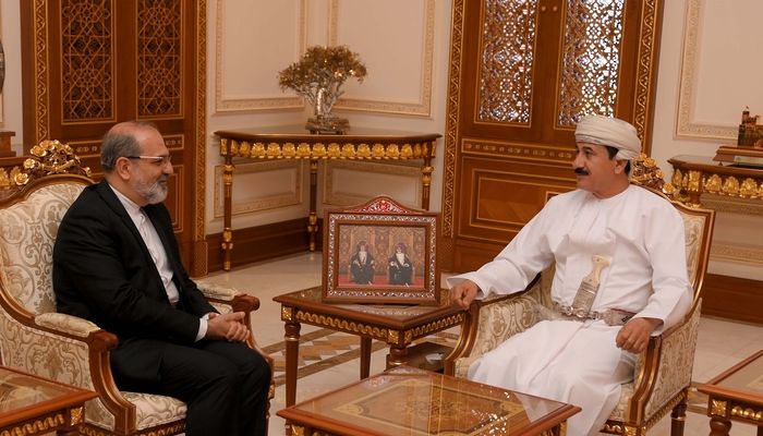 وزير المكتب السُّلطاني يستقبل السفير الإيراني