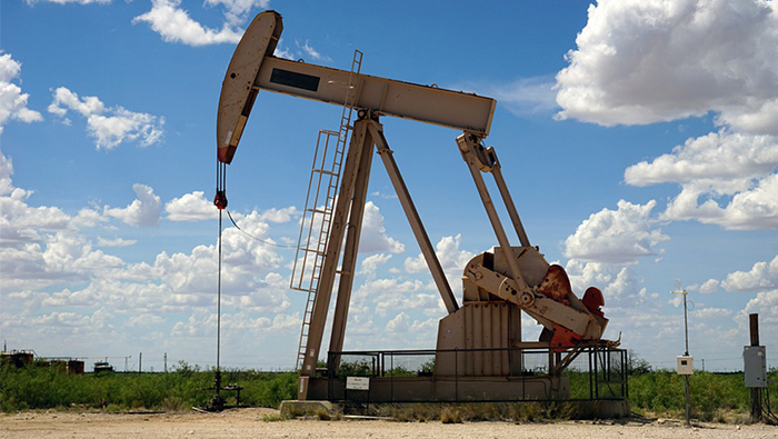 Oil remains steady at over $80 per barrel level on mixed economic data