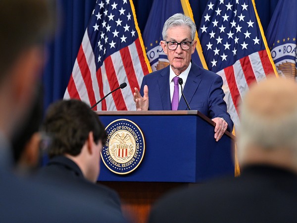 US: Fed keeps interest rates unchanged, projects three cuts in 2024