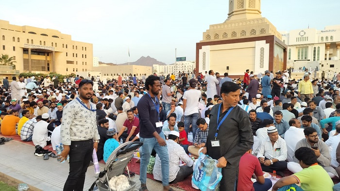 Deccani Wing of Indian Social Club organises grand Iftar at Clock Tower, Ruwi