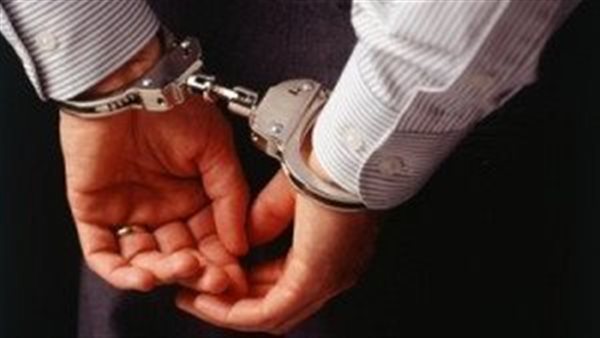 ضبط 3 أشخاص سرقوا من عدة محال تجارية بشناص