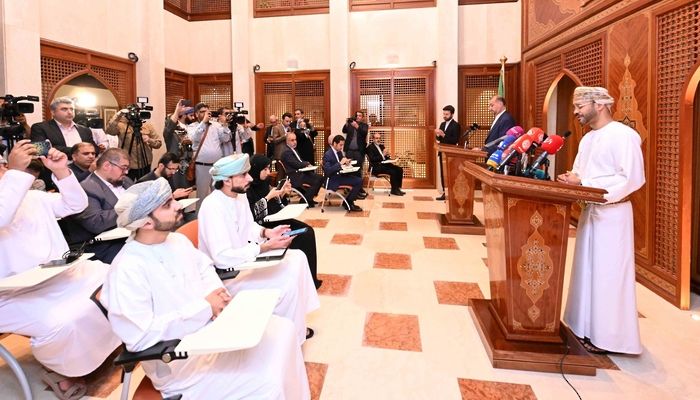 سلطنة عُمان والجمهورية الإسلاميّة الإيرانيّة تؤكدان على تعزيز علاقات التعاون