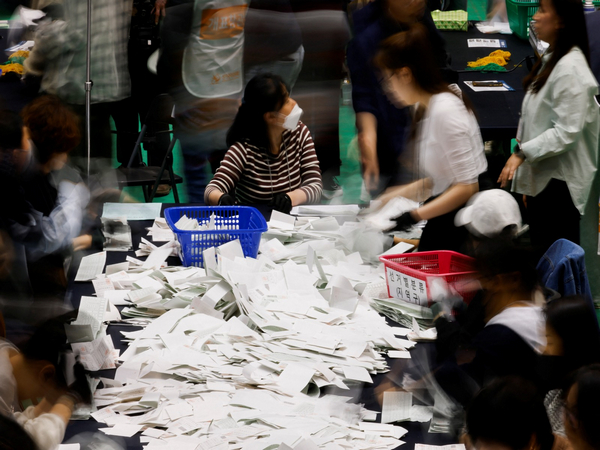 South Korean Opposition set for landslide victory in parliamentary elections