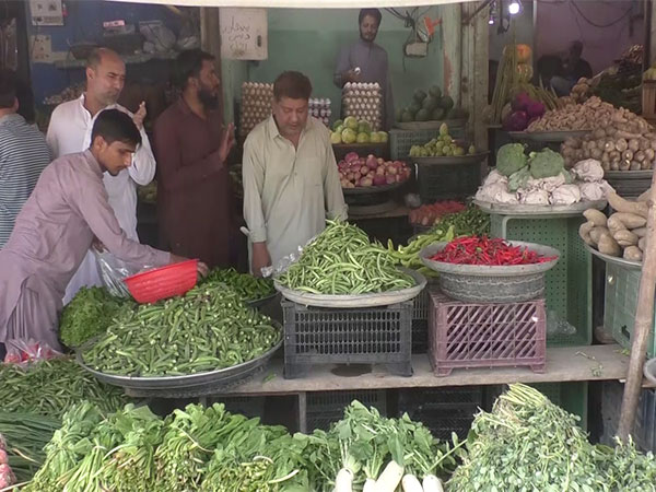 Traders in Karachi term 2024 Eid-ul-Fitr season "most disappointing year" in 75-year history