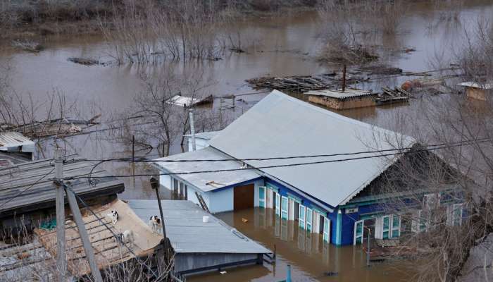 Flood waters peak in Russia’s southern Orenburg region