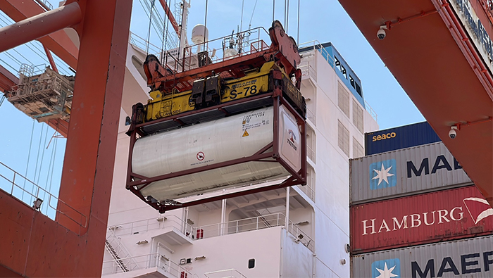 Port of Salalah introduces innovative water delivery system from Maersk vessels