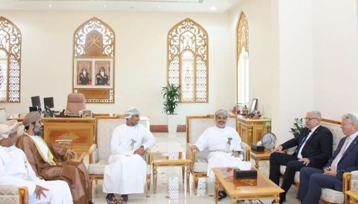 Minister of Transport and Communications receives Algerian official