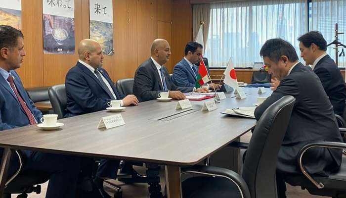 Oman, Japan review implementation of projects in economic, free zones
