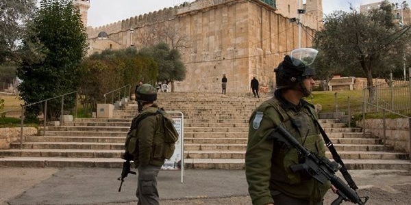 الاحتلال الصهيوني يغلق الحرم الإبراهيمي أمام المسلمين