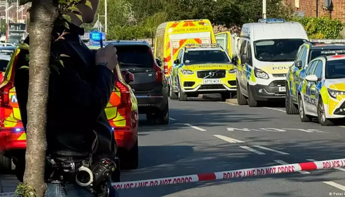 London: Boy dies after man attacks people, police with sword