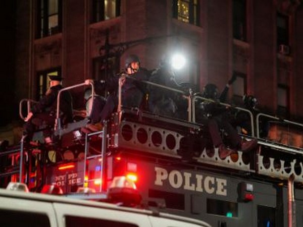 US: New York Police enters Columbia University, arrests protesters occupying campus building