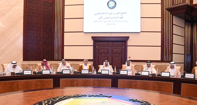 الهيئةُ الاستشارية للمجلس الأعلى تبحث أمن الطاقة بمنطقة الخليج