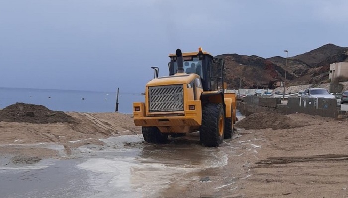 Work on to reopen roads in rain affected areas of  Dhofar