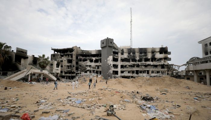 مفاوضاتٌ بالقاهرة للتوصّل إلى اتفاق لوقف النار وتبادل الأسرى بغزة