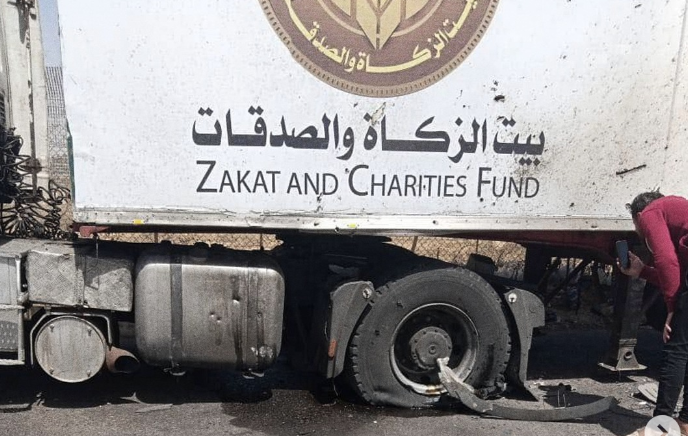 إسرائيل تقصف مخازن المساعدات الفلسطينية وتدمر شاحنة مصرية تابعة للأزهر الشريف